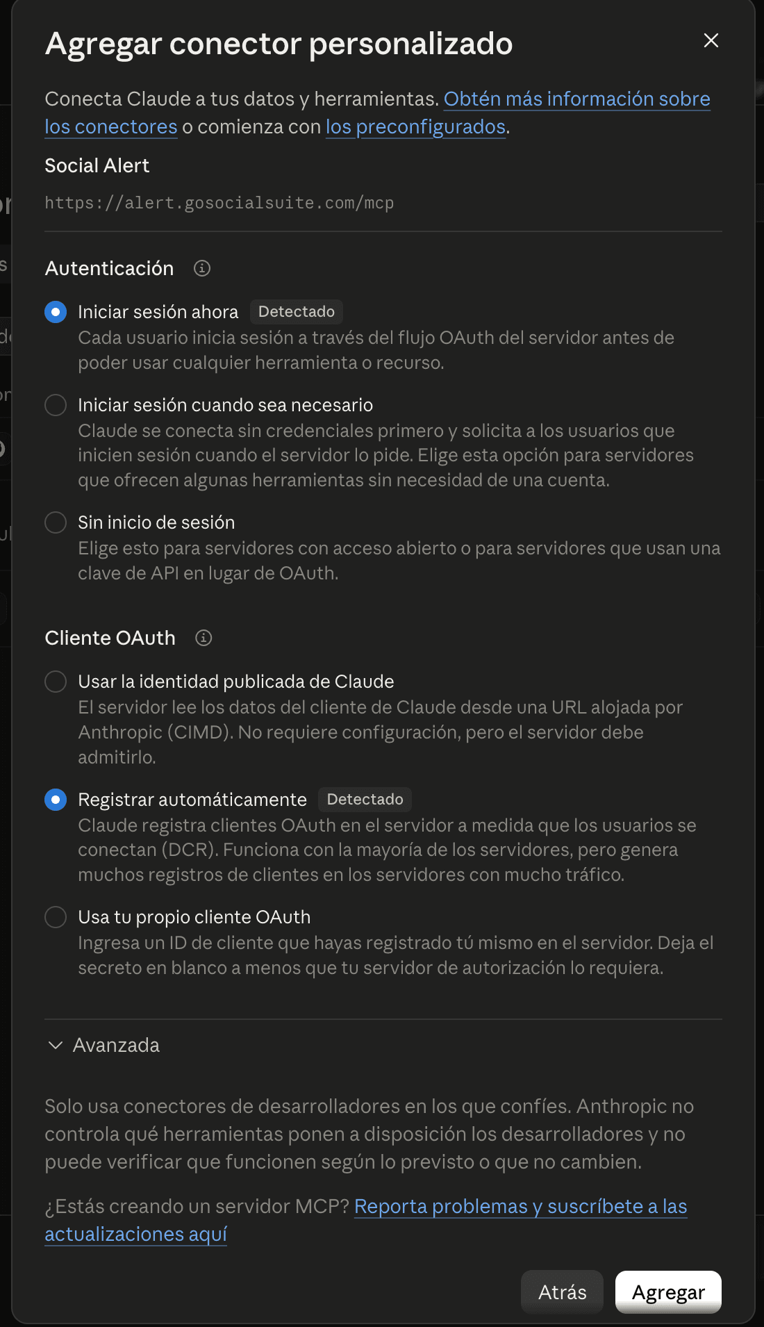 Diálogo de conector personalizado de Claude con la URL del MCP y la autenticación detectada